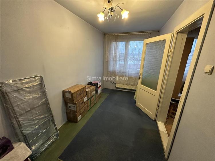 Apartament 2 camere semidecomandat, velenta - 4