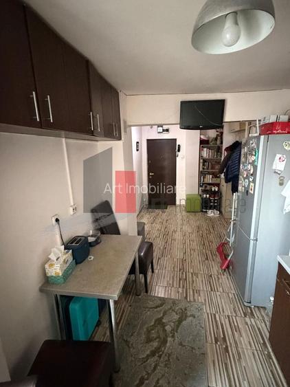 Apartament cu trei camere de vanzare-Crangasi-loc de parcare - 8