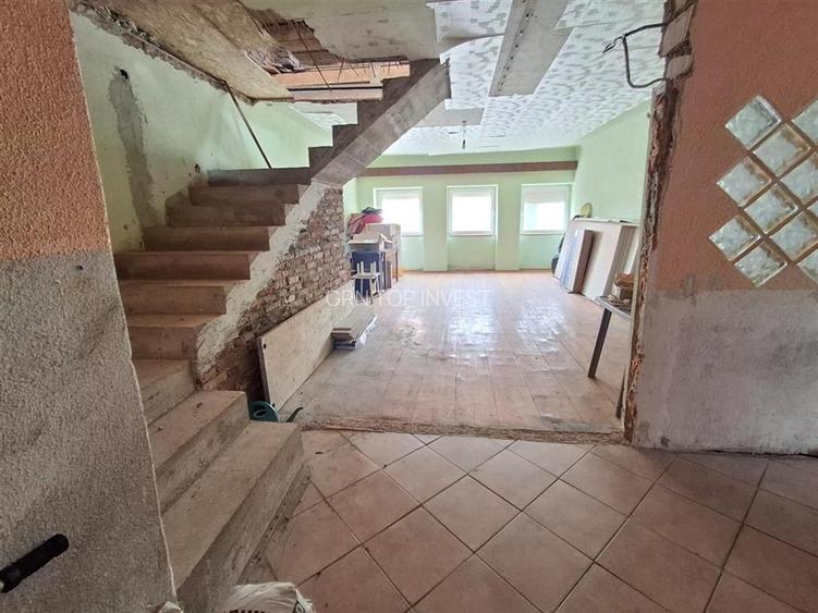 Casa cu doua apartamente garaj pivnita in Cisnadie - 18