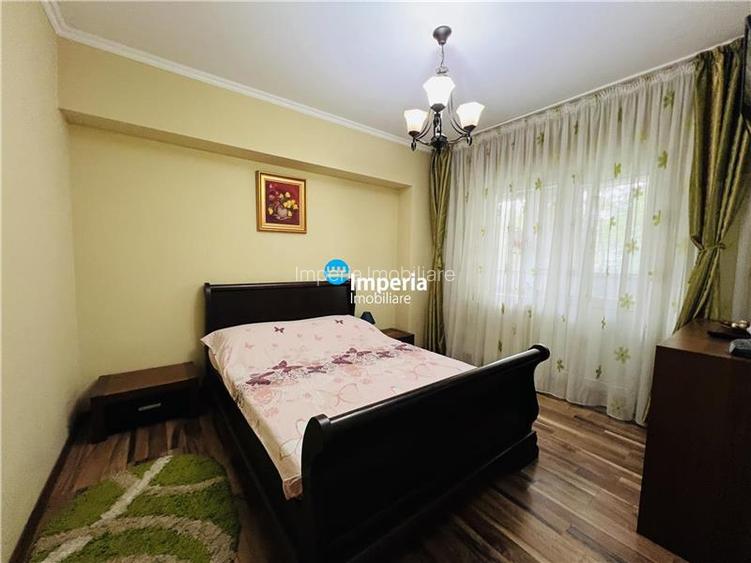 Inchiriez apartament 3 camere, decomandat,  Pacurari - Petru  Poni - 2