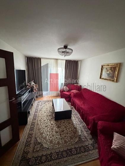Apartament cu trei camere de vanzare-Crangasi-loc de parcare - 2