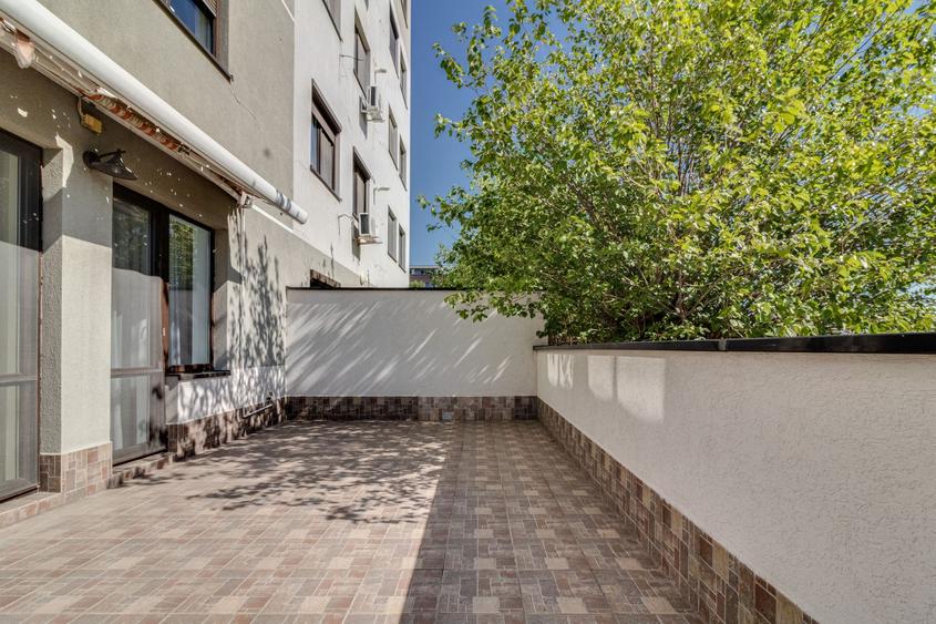 3 camere, LUMINOS, 90 mp + gradina 150 mp, View SUPERB,  Parcare!