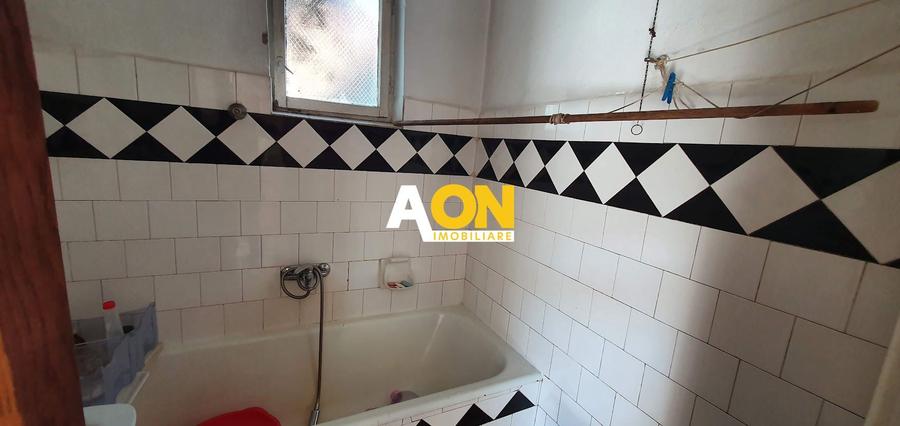 Casa cu 5 camere, 768 mp teren, Cetate