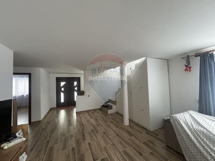 Casă nouă de vânzare 220 mp 13 ari teren SATULUNG 15KM de BAIA MARE - 8