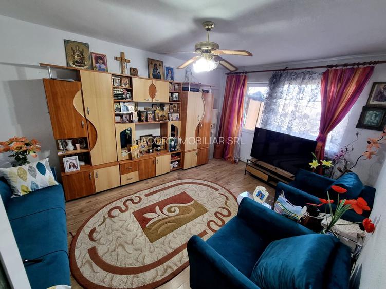 Doraly mall-apartament 2 camere decomandat cu gaze - 2