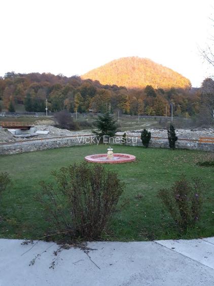  CASA LOCUIT+PENSIUNE  3  CAMERE - 7