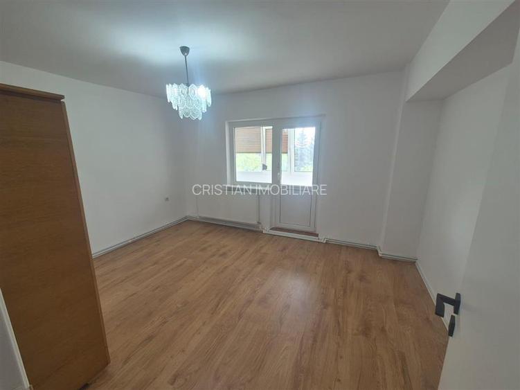 3 camere decomandat, Mobilat, zona GARII - 4