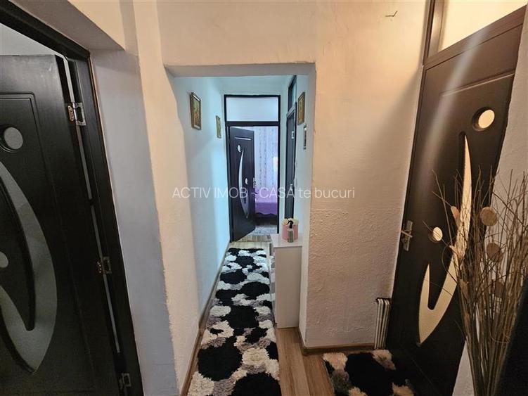 Resita, 3 Cam. Cf. 1, Et. 1, Bulevard, Micro 4 - 10