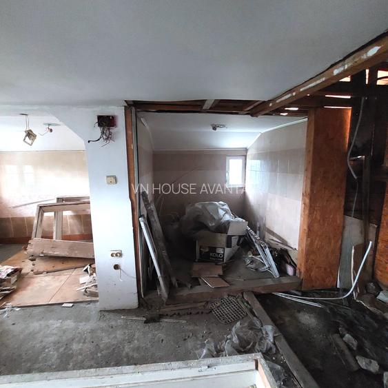 Apartament 3 camere si mansarda (zona Liceul nr.1 ) - 10