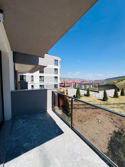 Apartament de inchiriat 38mp plus terasa 8mp , zona : Floresti Teilor - 10