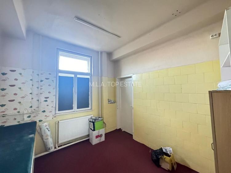 Spațiu comercial de închiriat – Piața Gării - 10