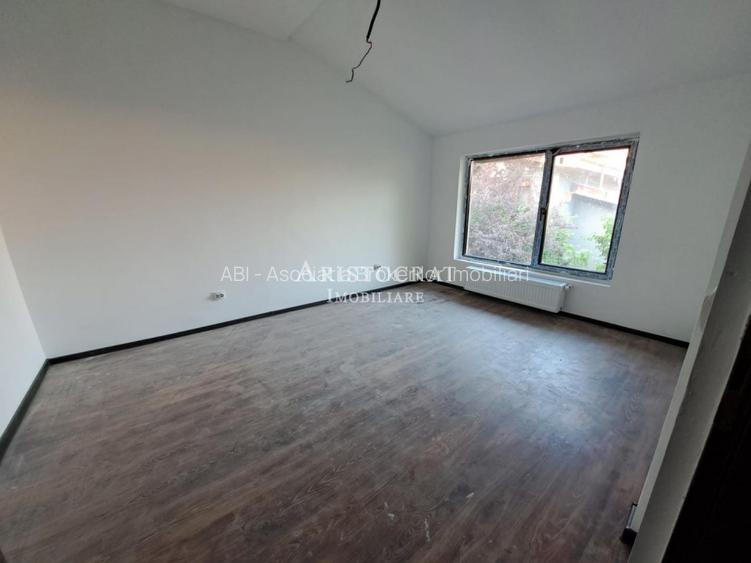 Vila Tip Duplex  generoasa cu vedere lac - 14