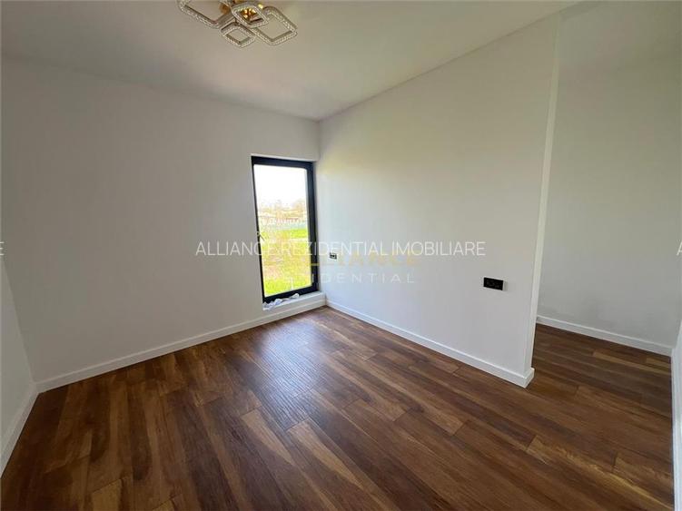 Vila Individuala  - 4 camere - 3 bai-teren -320-600 M de STV - 13