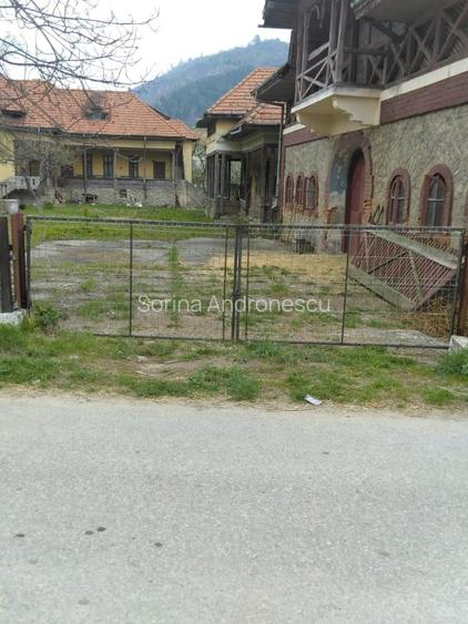 Conac autentic cu arhitectură deosebită!Proprietate cu caracter și teren 7.817mp - 7