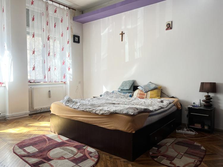 Apartament 4 camere, 120mp utili, cladire istorica, parter - Central