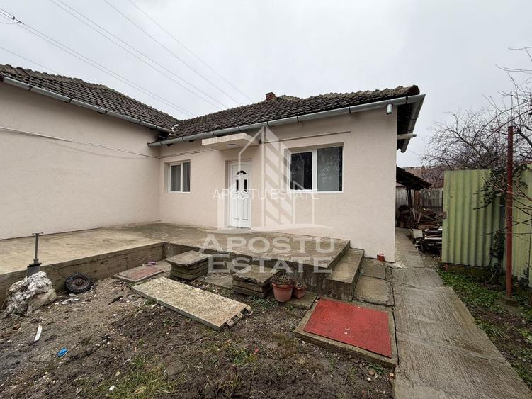 Casa cu 2 camere,centrala proprie, garaj,teren 350 mp ,zona Blascovici - 9