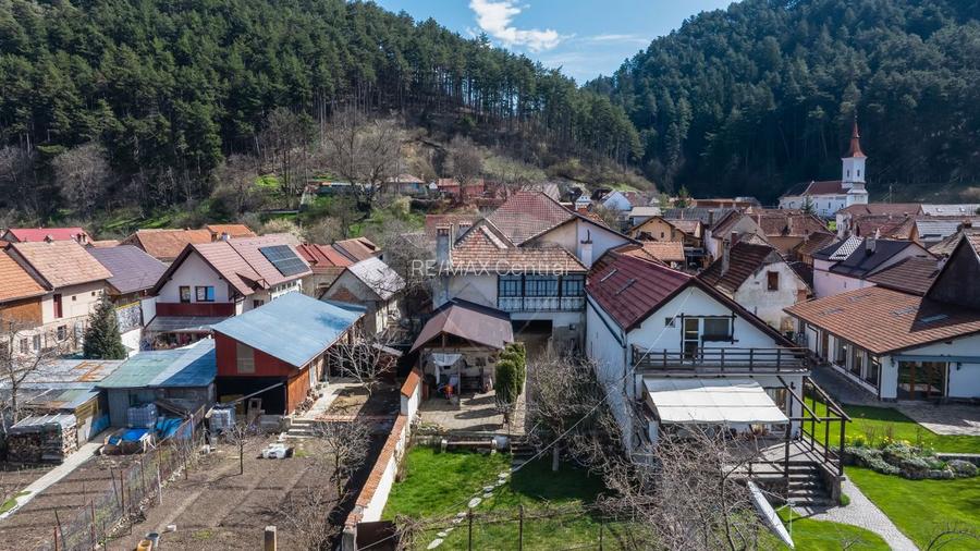 Casă cu 7 Camere + Spațiu Comercial, Oportunitate Rară, Comision 0% - 28