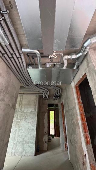 Casă Parter cu Design Minimalist și Piscină - 16