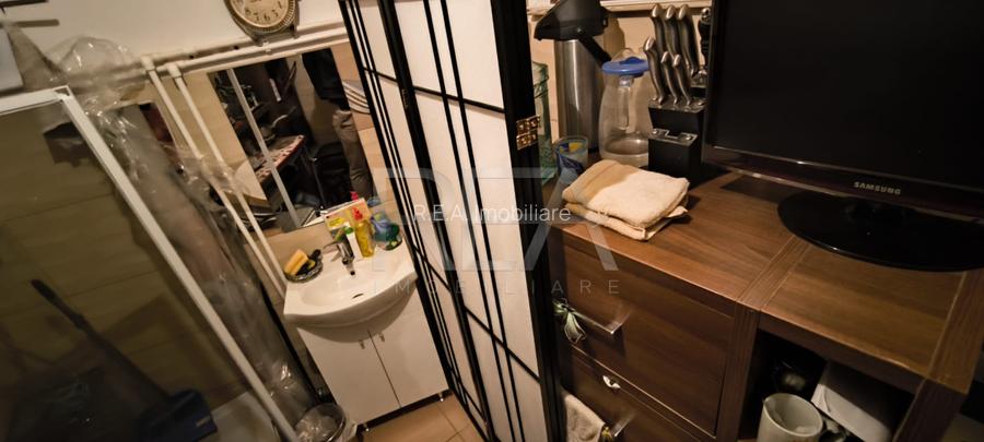 Garsoniera, Universitate - 3