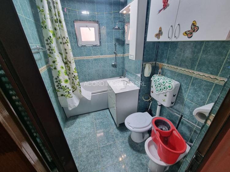 Apartament decomandat 3 camere ,zona CET - 5