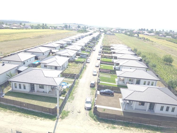 Casa plan parter racordata la toate utilitatile - 2