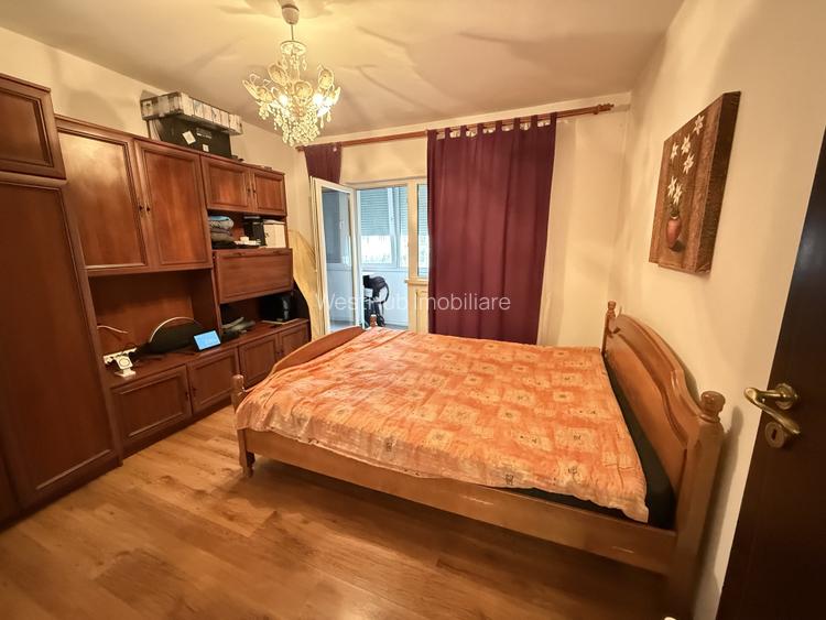Apartament 4 camere, decomndat, 77 mp utili + 2 balcoane- Soarelui - 2