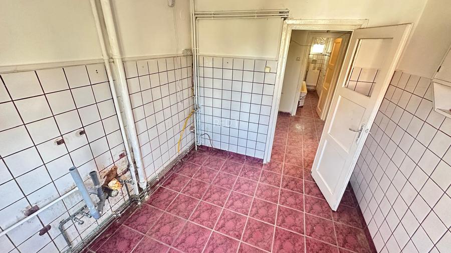 De vanzare 2 camere decomandat etaj 1 cu centrala Complex Studentesc - 4