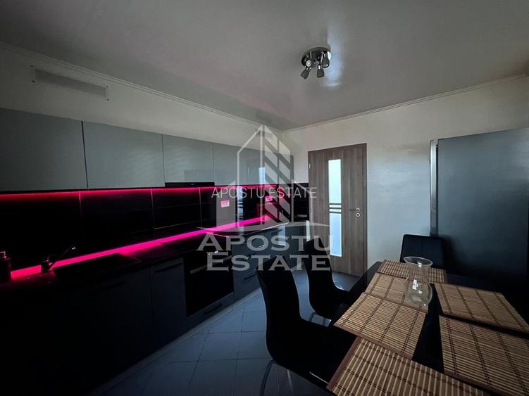 Apartament 3 camere,  zona Boul Rosu - 4