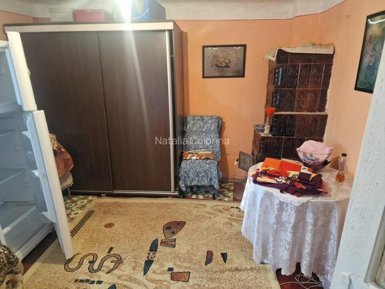 Vând casa la curte batraneasca locuibila - 10