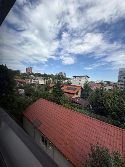2 CAMERE,MODERN, 50 MP, LÂNGĂ PALAS, BLOC NOU, BALCON, AC, CENTRALĂ TERMICĂ
