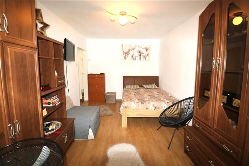 Apartament 1 camera , centrala proprie, zona Dacia