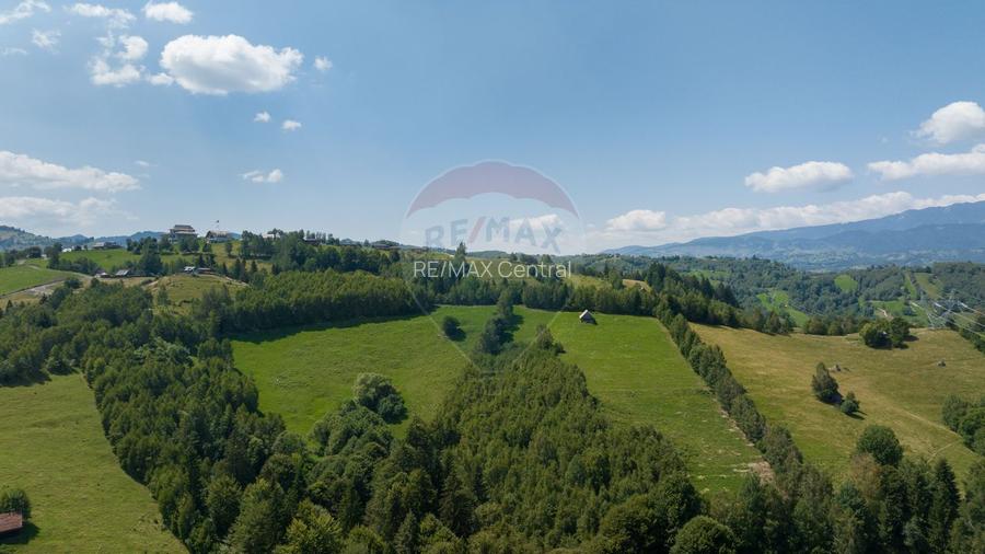 Teren Panoramic in Bran – Vedere spre Bucegi & Piatra Craiului - 5