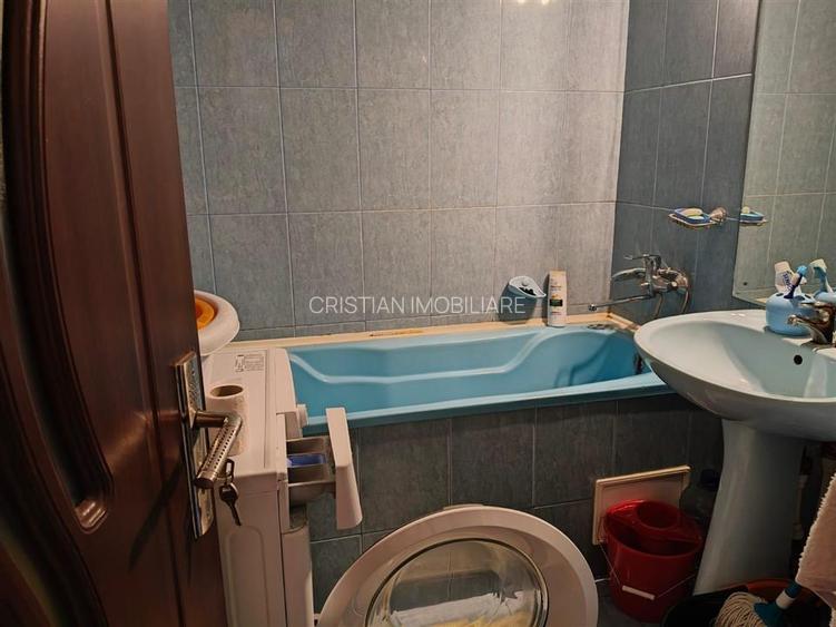 Ap 2 cam Dorobantilor-Bariera Etaj 3 Conf 1 decomandat - 48 mp - 7