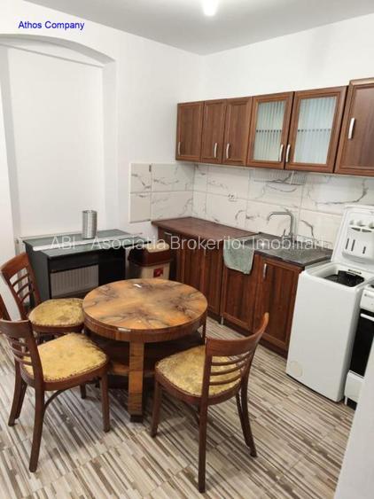 Garsoniera la curte in Regie - 4