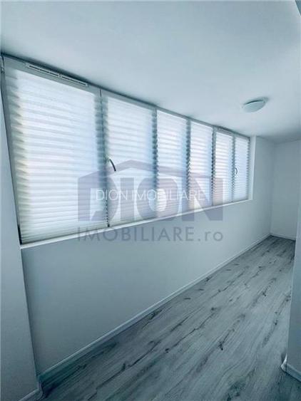 Titan - Piata Minis - Liceul Cuza - 8