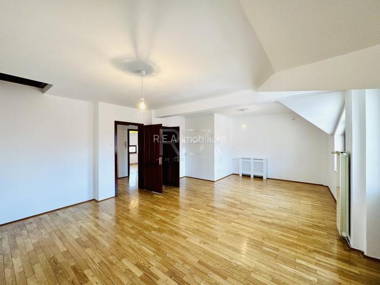 Vila 8 camere vis a vis de Piata Floreasca, garaj, curte proprie - 18