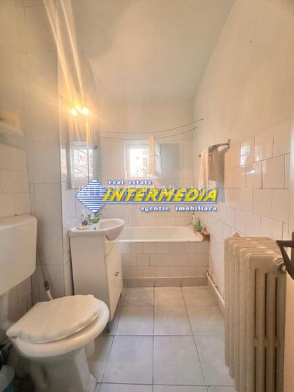 Garsoniera decomandata 32 mp de vanzare etaj 1 Cetate - 9