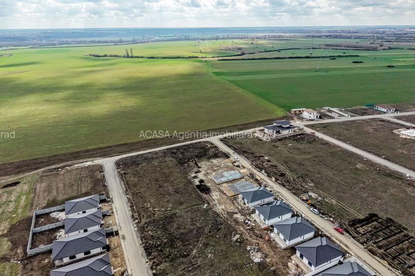 Teren 637 mp | 2 fronturi stradale | Cartier Via Carmina - 4