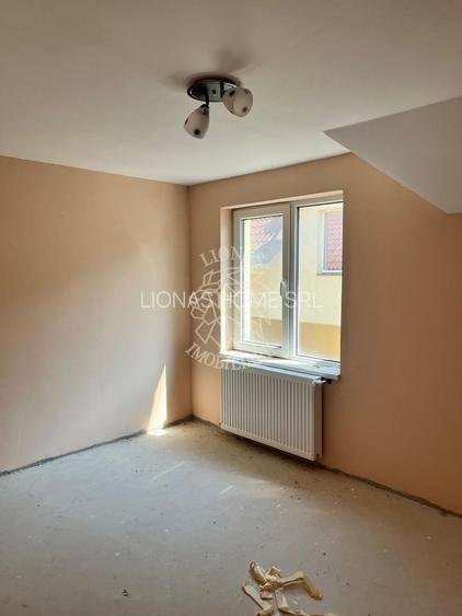 Apartament 4 camere-curte-parcare-balcon-Zona Valea Budacului - 4