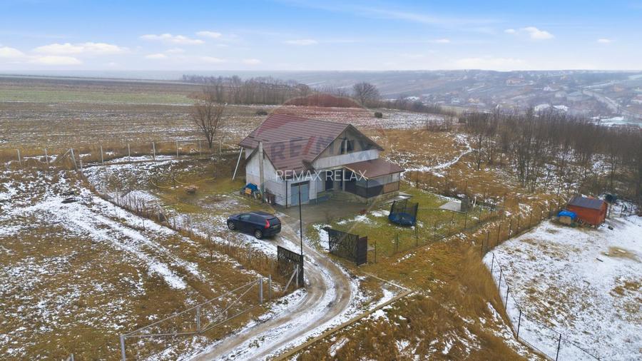 Casă P+M cu teren generos, zonă liniștită – Holboca. Comision 0% - 13