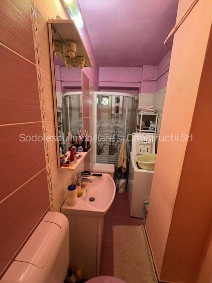 Decomandat si spatios - 9