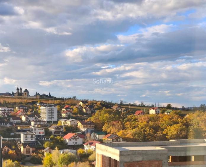 Teren Hlincea -  Poitiers - Manta rosie - 3