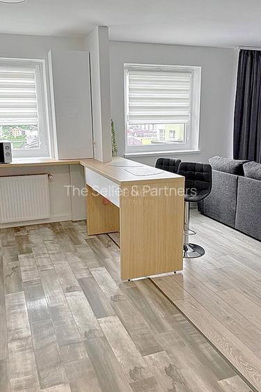 Garsoniera  moderna cu terasă | Tractorul – Coresi Shopping Resort - 14