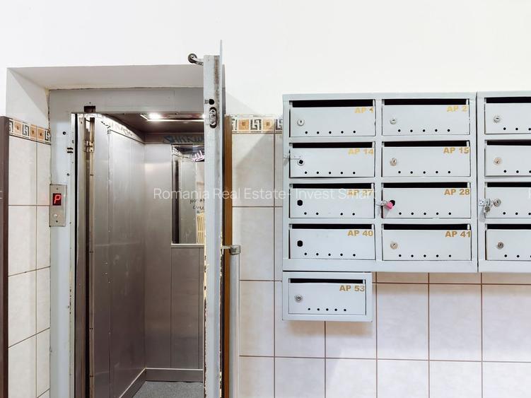 VAND APARTAMENT 3 CAMERE, MODIFICAT DIN 2 CAMERE, UNIVERSITATE - 40