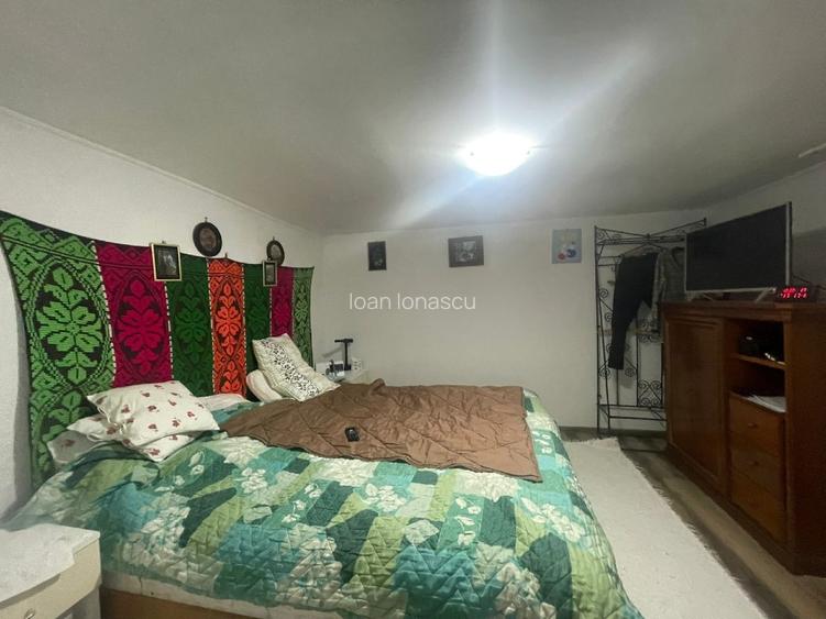 Casa de vanzare  curte propie cu garaj si loc parcare in fata casei  - 5