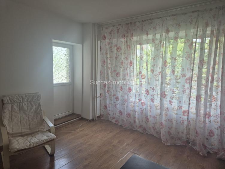 metrou piata muncii-2 cam,decomandate,etajul 1,60 mp,mobilat 450 euro - 12