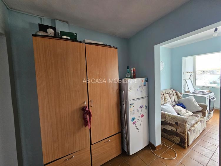 Ap. deosebit, 1 cameră, 31 mp, et. 4 din 5, decomandat, termoizolat, Soarelui - 3