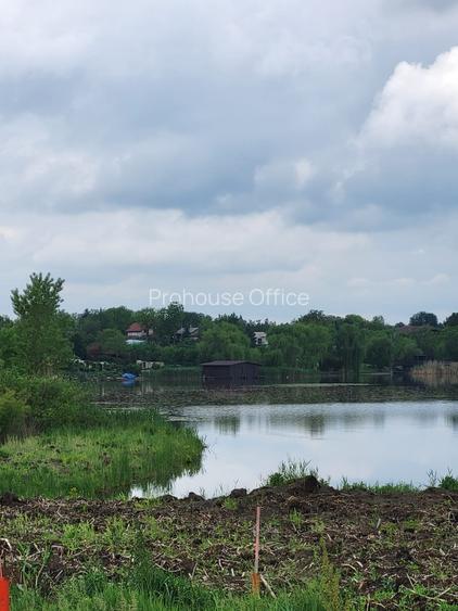 Acces direct la lac, utilități, locație premium – terenul ideal în Izvorani - 2