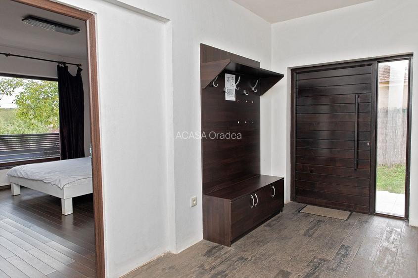 Vilă 5 dormitoare, 4 băi, 2 248mp teren, piscină. Preț: 229 000 E. - 31