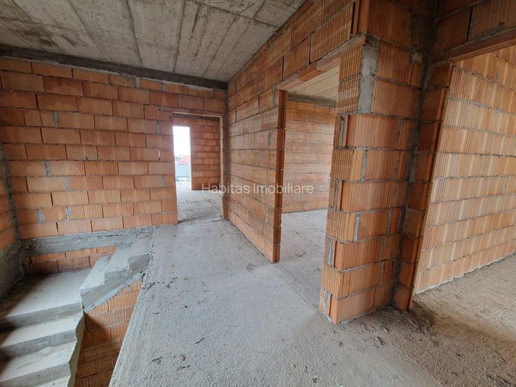 Casa individuala (semicolectiva) 172 mp utili, teren 765 mp Feleacu - 27